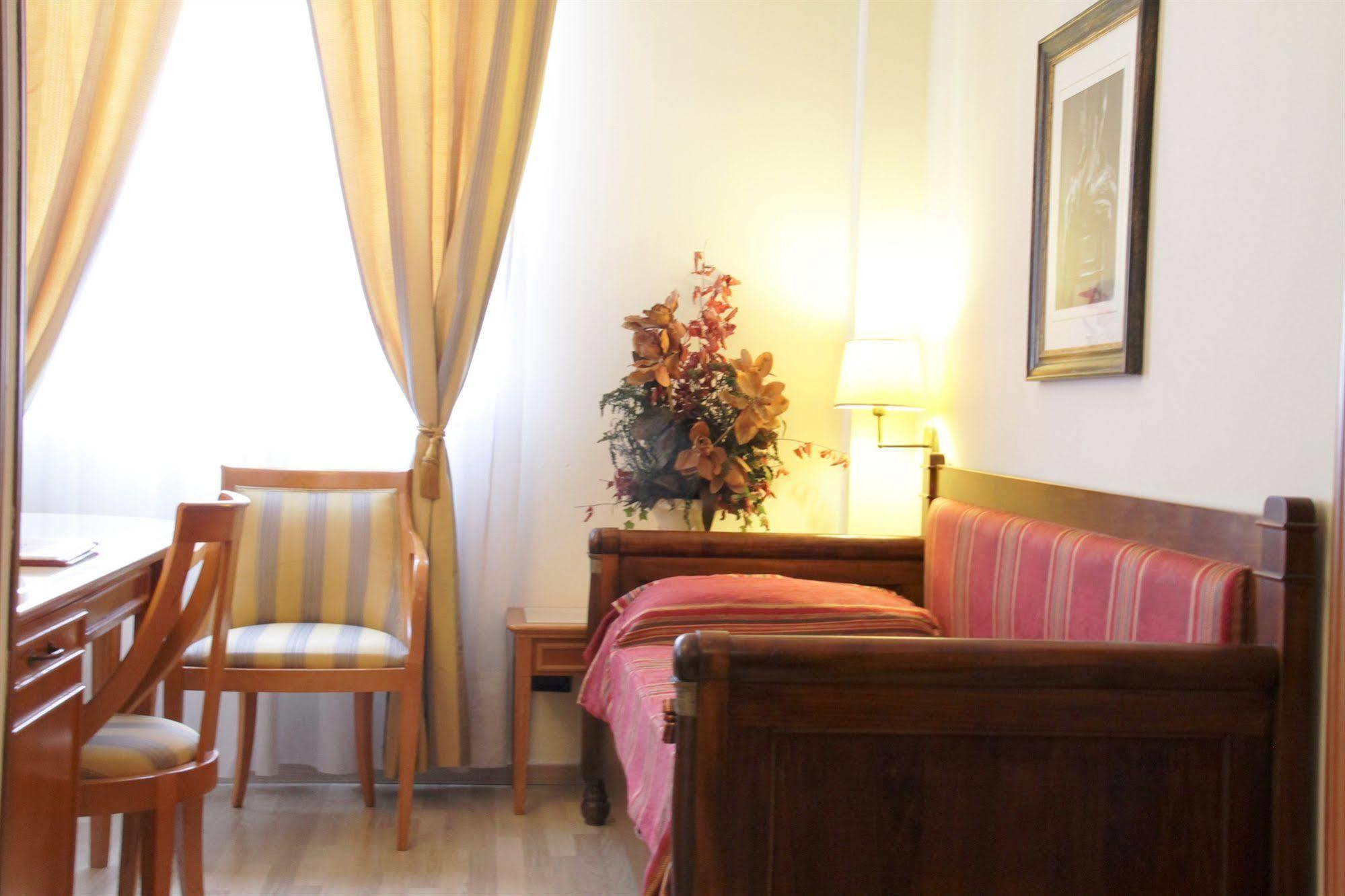 Hotel Michelangelo Σασουόλο Εξωτερικό φωτογραφία