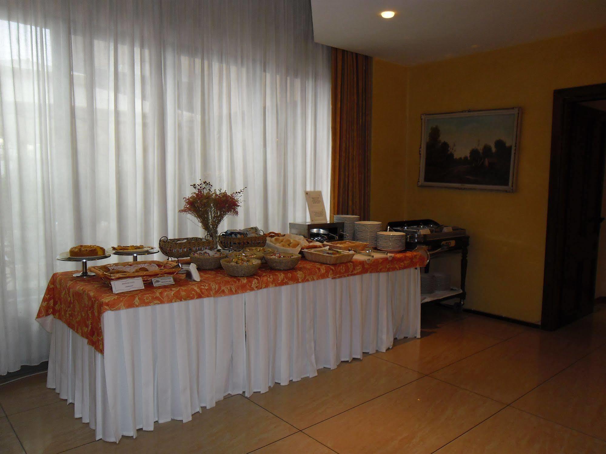 Hotel Michelangelo Σασουόλο Εξωτερικό φωτογραφία